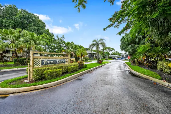 522 Trace Circle #102, Deerfield Beach, FL 33441