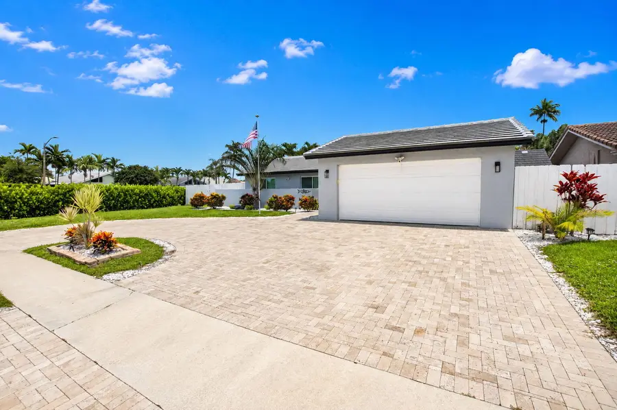 6521 Woodbury Road, Boca Raton, FL 33433 - #2