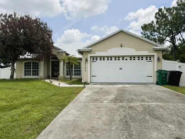 2133 SW Larchmont Lane, Port St Lucie, FL 34984