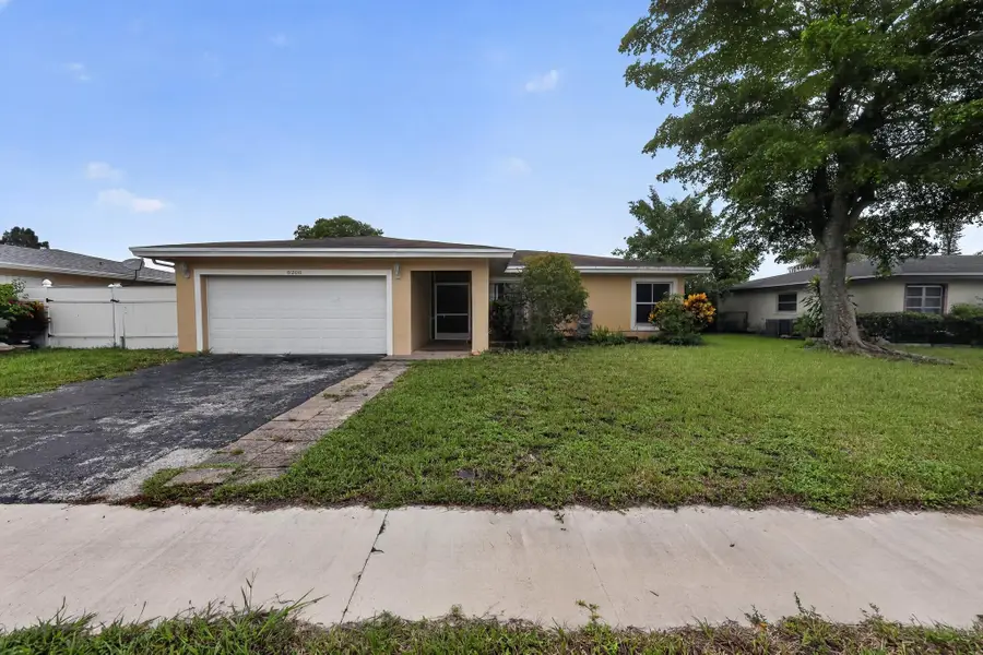8208 NW 75th Avenue, Tamarac, FL 33321 - #2