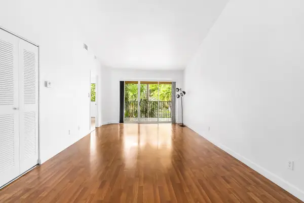 950 Coral Club Drive #950, Coral Springs, FL 33071