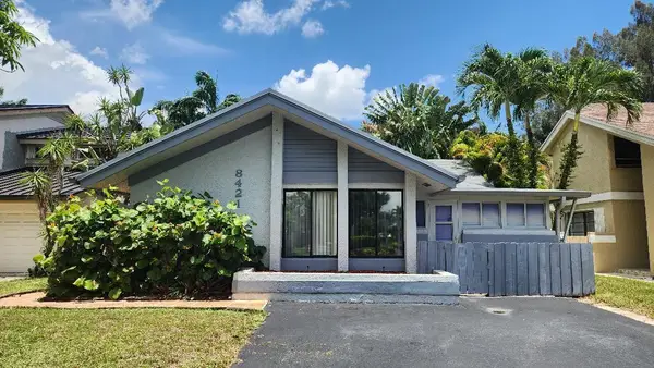 8421 SW 39th Court, Davie, FL 33328