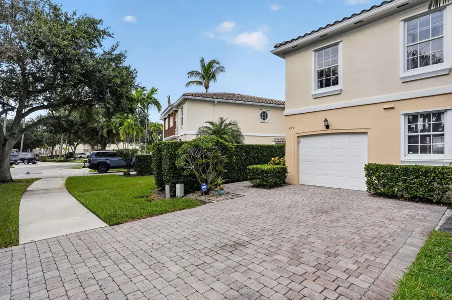 209 Fortuna Drive, Palm Beach Gardens, FL 33410 - #3