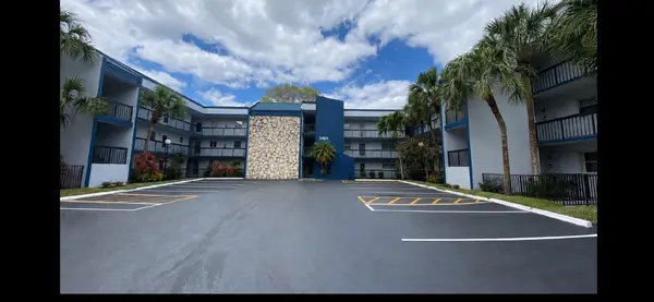 3160 Holiday Springs Boulevard #7-311, Margate, FL 33063