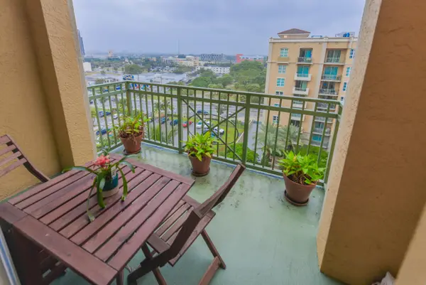 403 S Sapodilla Avenue #817, West Palm Beach, FL 33401
