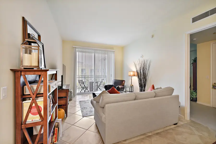 403 S Sapodilla Avenue #817, West Palm Beach, FL 33401 - #3