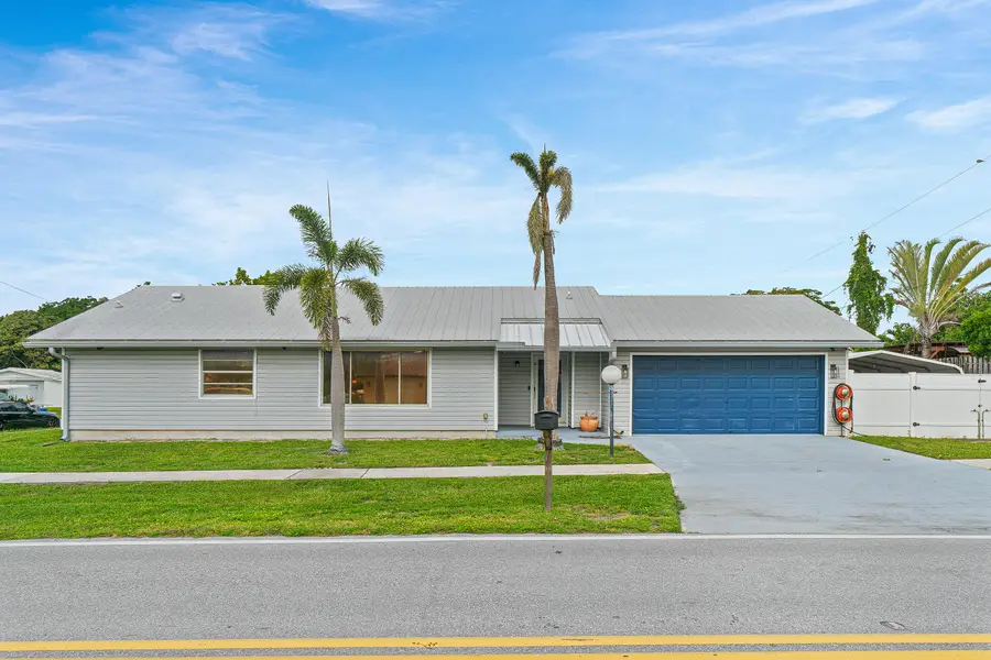 215 SW 8th Street, Boynton Beach, FL 33426 - #2