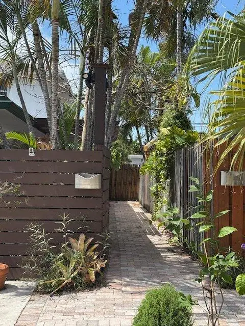 1637 NE 5th Street #2, Fort Lauderdale, FL 33301 - #3