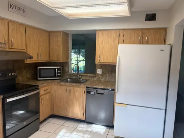 7300 Lake Cir Drive #202, Margate, FL 33063
