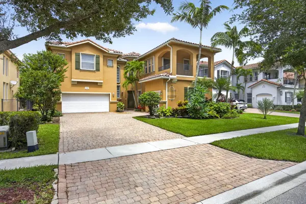 742 Cresta Circle, West Palm Beach, FL 33413