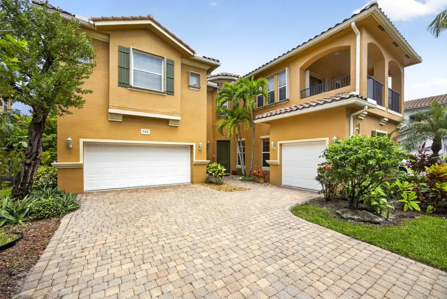 742 Cresta Circle, West Palm Beach, FL 33413 - #2