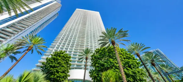 16901 Collins Avenue #3002, Sunny Isles Beach, FL 33160