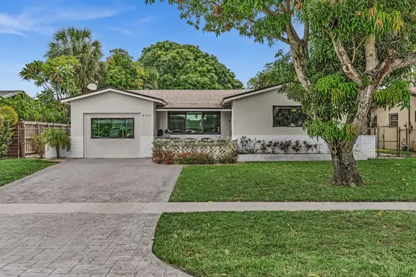2001 N 52nd Avenue, Hollywood, FL 33021