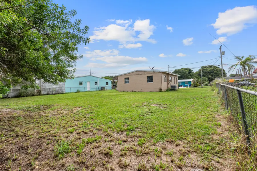1810 N 16th Court, Fort Pierce, FL 34950 - #3