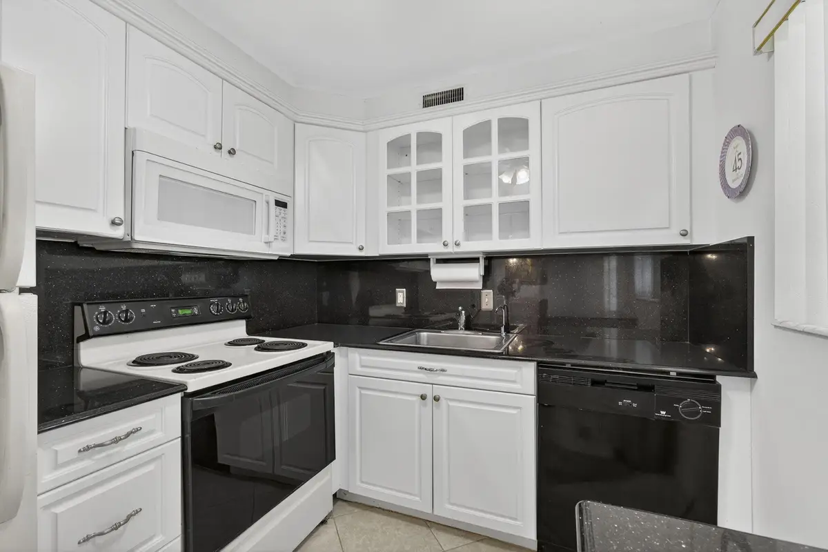 100 Sheffield E, West Palm Beach, FL 33417 - #1