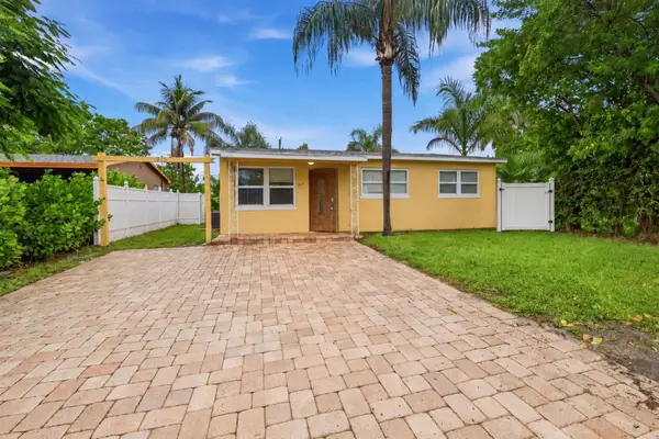 939 Charles Street, West Palm Beach, FL 33401