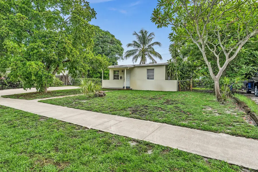 4936 NE 14th Avenue, Pompano Beach, FL 33064 - #2