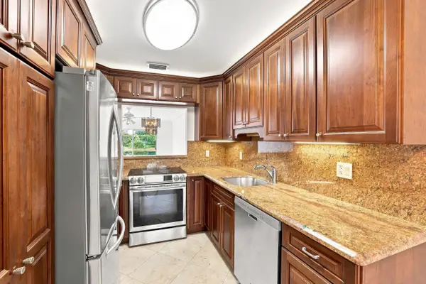 8829 Bella Vista Drive #282, Boca Raton, FL 33433