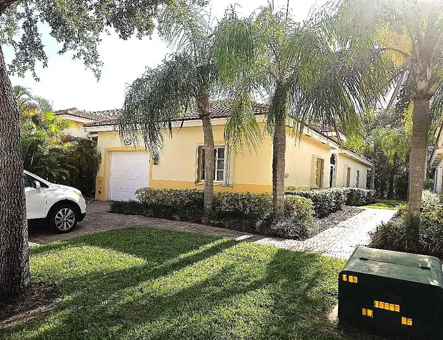 2323 Windjammer Way, West Palm Beach, FL 33411 - #2