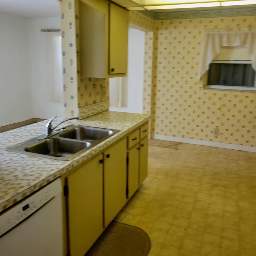 725 SW 18th Court, Boynton Beach, FL 33426 - #3