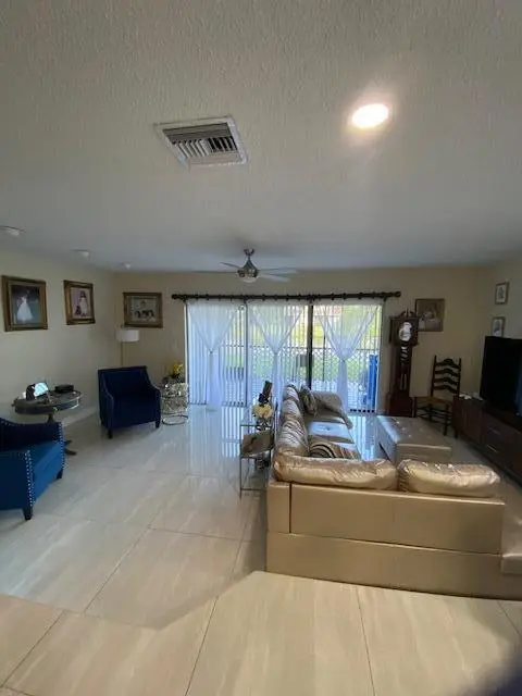1701 Woodbridge Lakes Circle, West Palm Beach, FL 33406 - #2