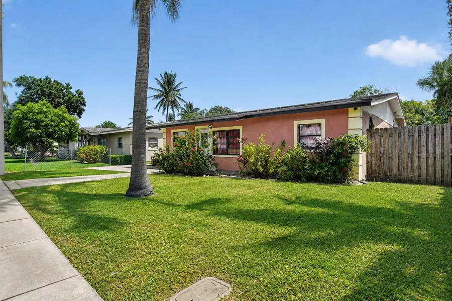 816 SW 3rd Court, Delray Beach, FL 33444 - #2