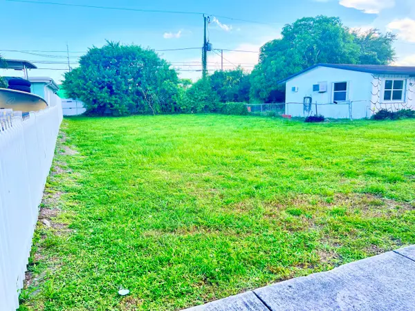 5226 Fletcher Street, Hollywood, FL 33021