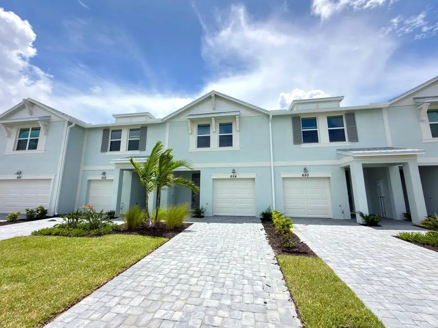 654 Salisbury Circle, Fort Pierce, FL 34982 - #3