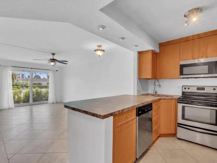 3002 NE 5th Terrace #105-B, Wilton Manors, FL 33334 - #3