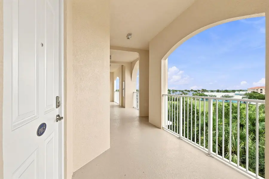 34 Harbour Isle Drive W #PH05, Fort Pierce, FL 34949 - #2