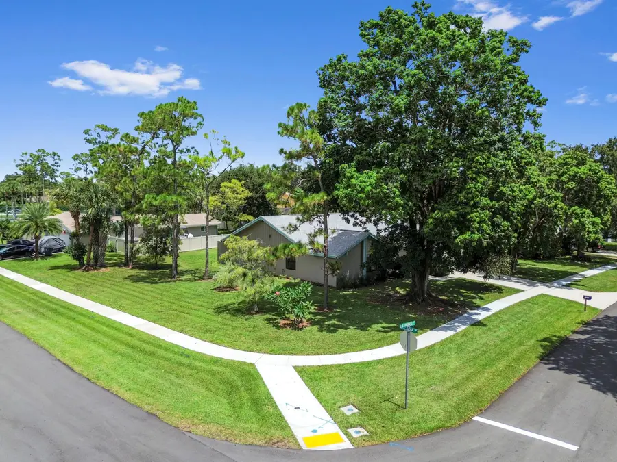 12373 Sawgrass Court, Wellington, FL 33414 - #3