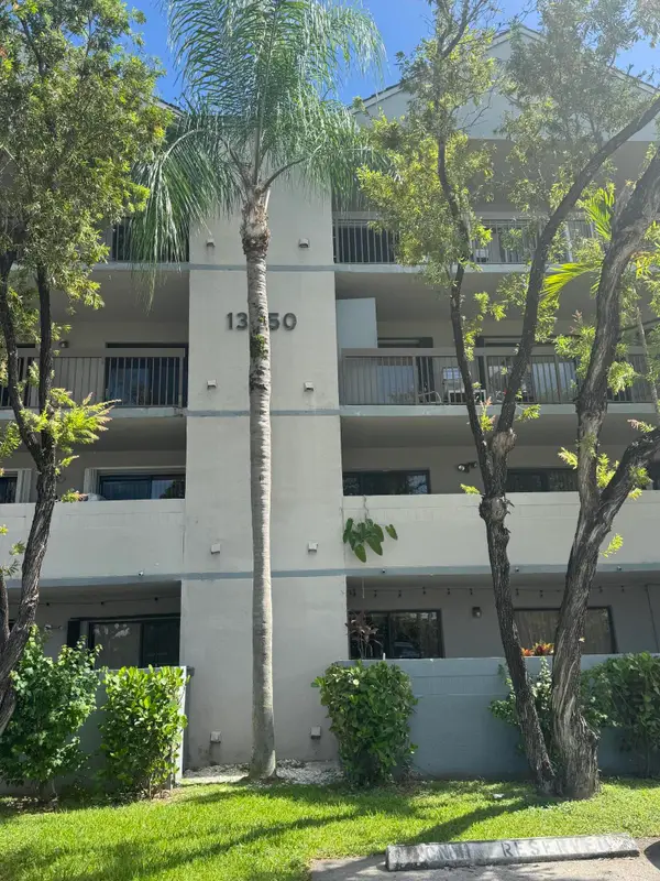 13250 SW 88th Terrace N #303, Miami, FL 33186