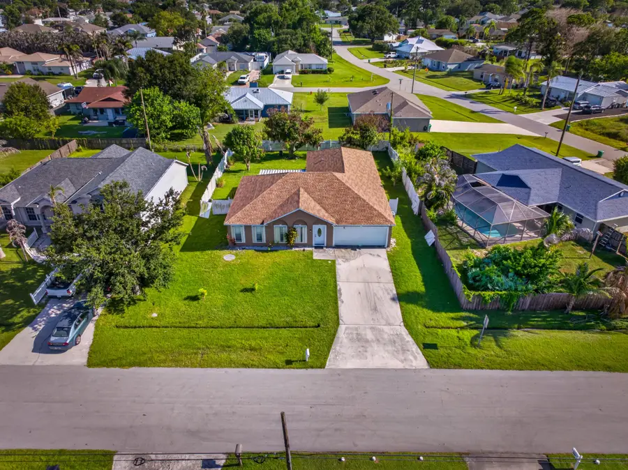 708 SE Lansdowne Avenue, Port Saint Lucie, FL 34983 - #2