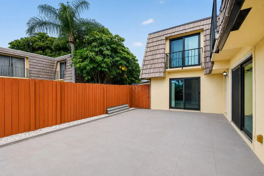 744 Springdale Circle, Palm Springs, FL 33461 - #3