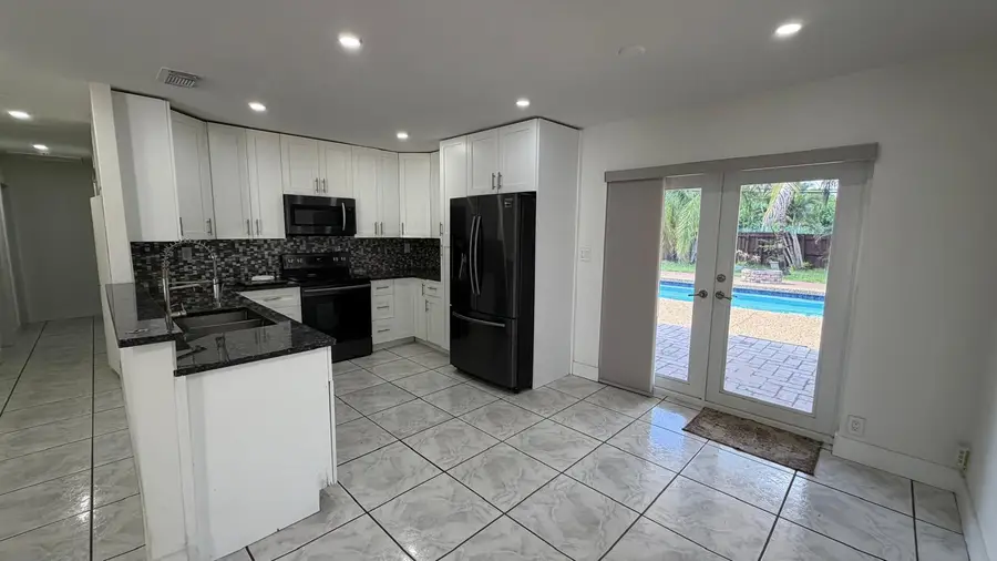 630 NE 23rd Court, Pompano Beach, FL 33064 - #3