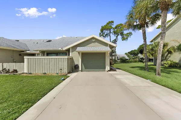 1431 SE Colchester Circle, Port St Lucie, FL 34952