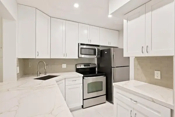 609 Sea Pine Way #F2, Greenacres, FL 33415