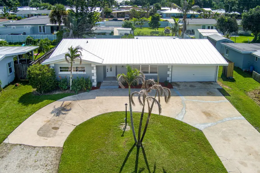 415 Willows Avenue, Port Saint Lucie, FL 34952 - #3