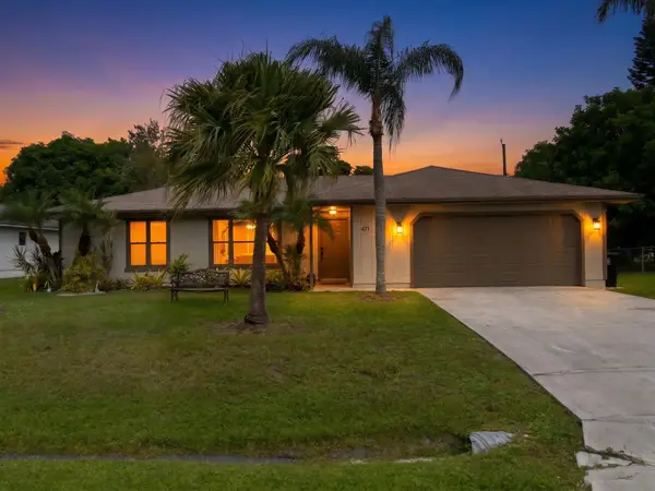 471 SE Lancaster Avenue, Port St Lucie, FL 34984