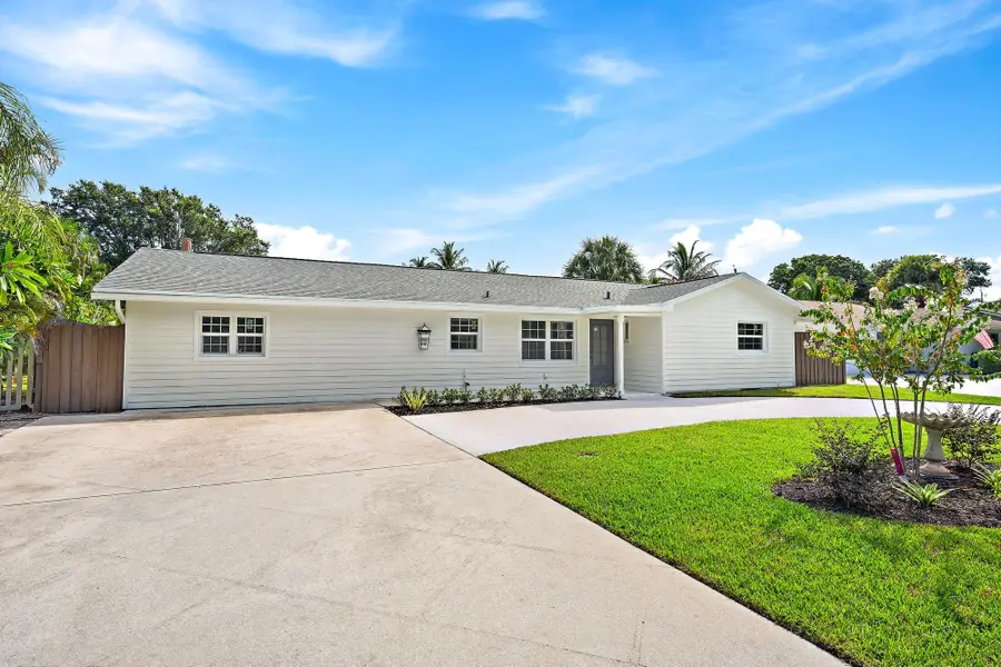 109 E Riverside Drive, Jupiter, FL 33469 - #2
