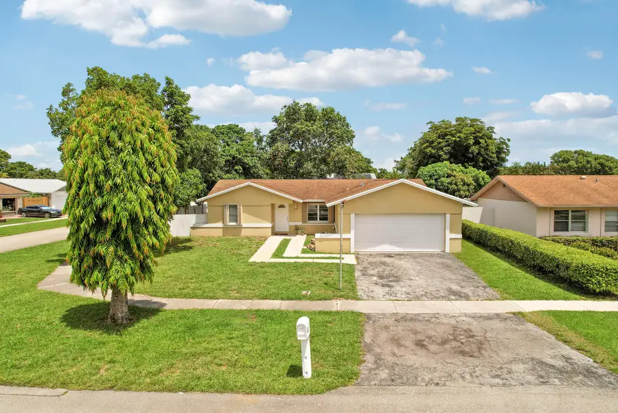 9235 Saddlecreek Drive, Boca Raton, FL 33496 - #2