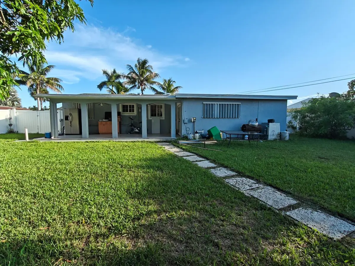 324 Mid Pines Road, Palm Springs, FL 33461 - #1