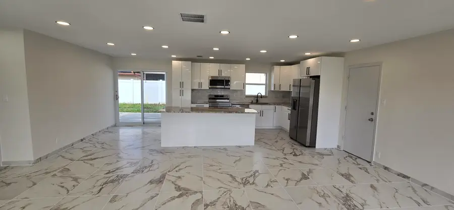 303 SW 33rd Terrace, Deerfield Beach, FL 33442 - #3