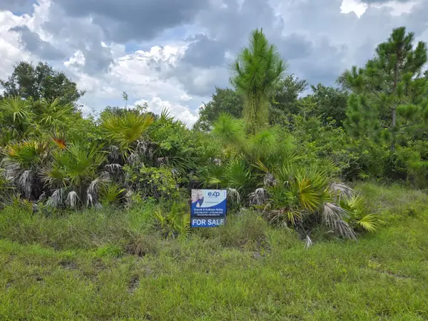 873 Carpenter Street E, Lehigh Acres, FL 33974
