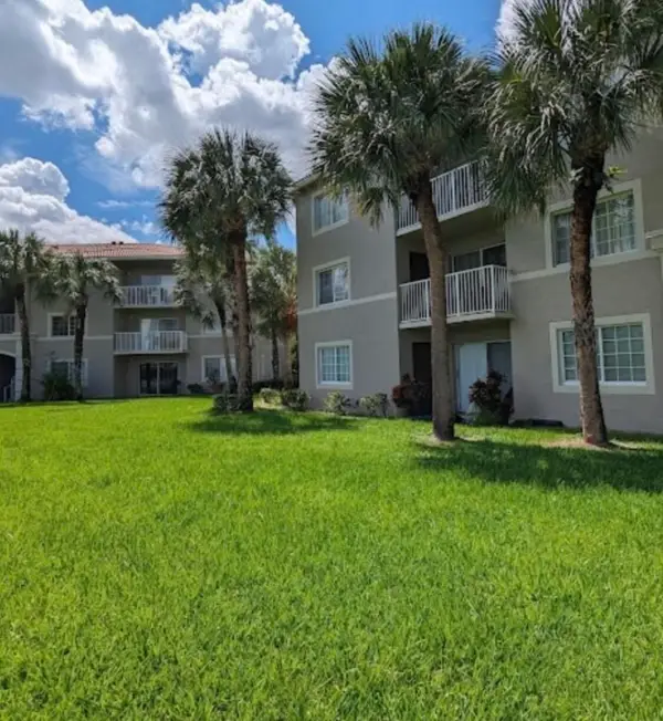 5055 Wiles Road #Unit 105, Coconut Creek, FL 33073