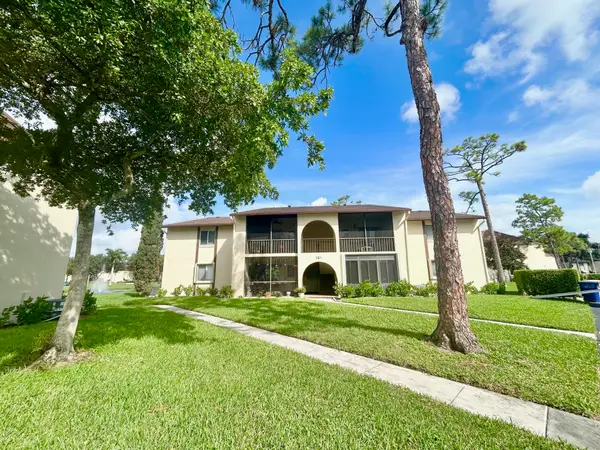 131 Lake Pine Circle #D-1, Greenacres, FL 33463