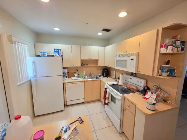 700 Layne Boulevard #318, Hallandale Beach, FL 33009