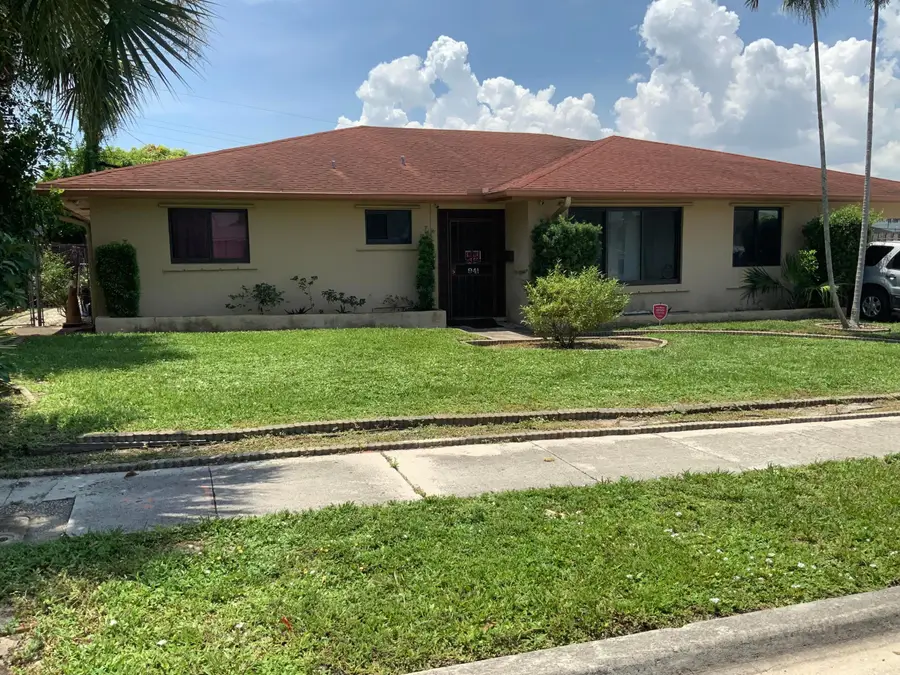 941 W 7th Street, Riviera Beach, FL 33404 - #2