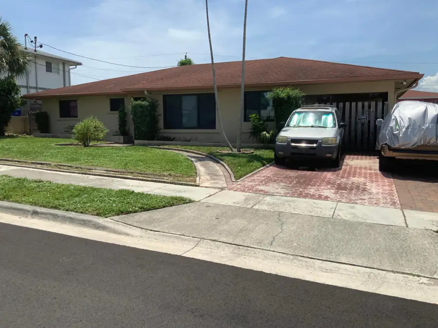 941 W 7th Street, Riviera Beach, FL 33404 - #3