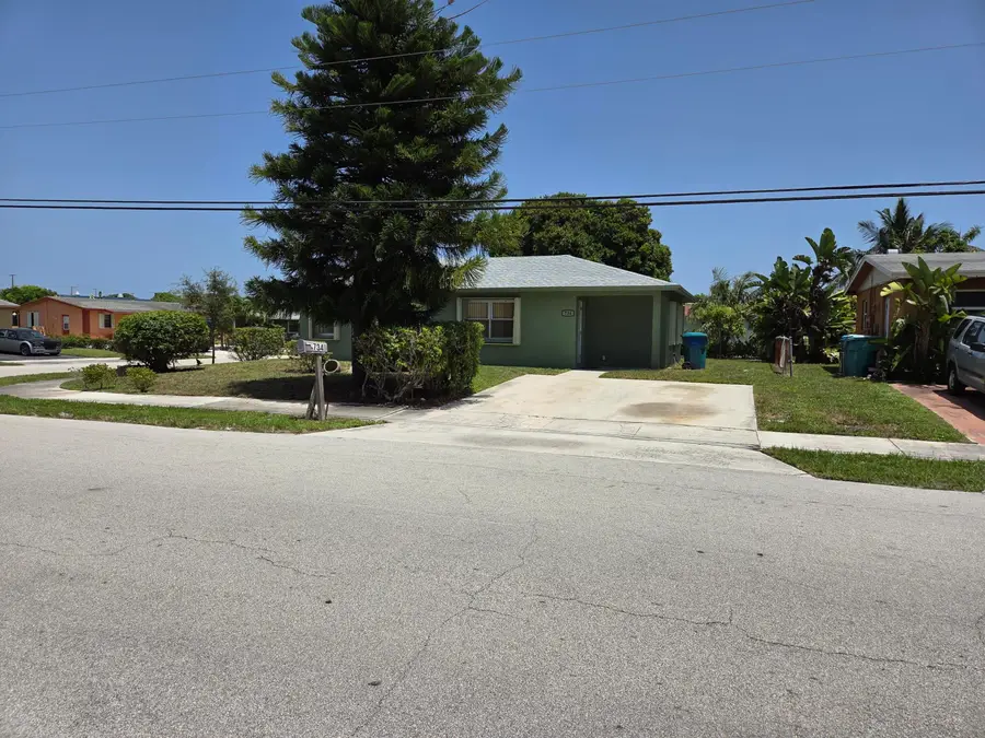 734 NE 1st Street, Boynton Beach, FL 33435 - #2